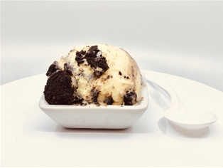 A&amp;V Cookie &amp; Cream Gelato (18oz)